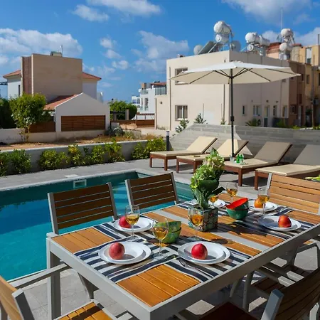 Villa Oniro, Walking Distance To Coral Bay