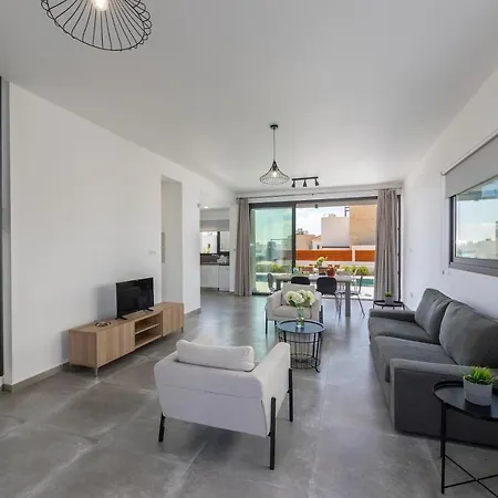 Oniro, Walking Distance To Coral Bay Villa Peyia