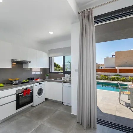 Oniro, Walking Distance To Coral Bay Villa *
