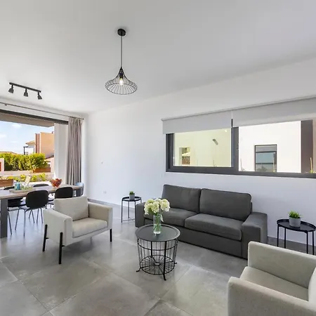 Villa Oniro, Walking Distance To Coral Bay *
