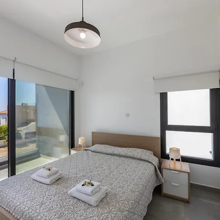 Oniro, Walking Distance To Coral Bay * 佩亚